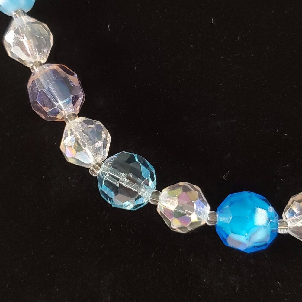 Vintage Lisner Blue and white Glass Bead Necklace & Earrings Set Aurora Borealis - Picture 5 of 16